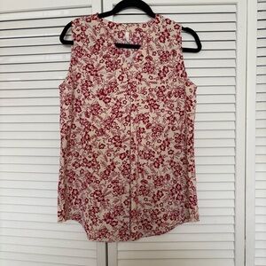 Chic Floral Sleeveless Blouse - Red on Cream